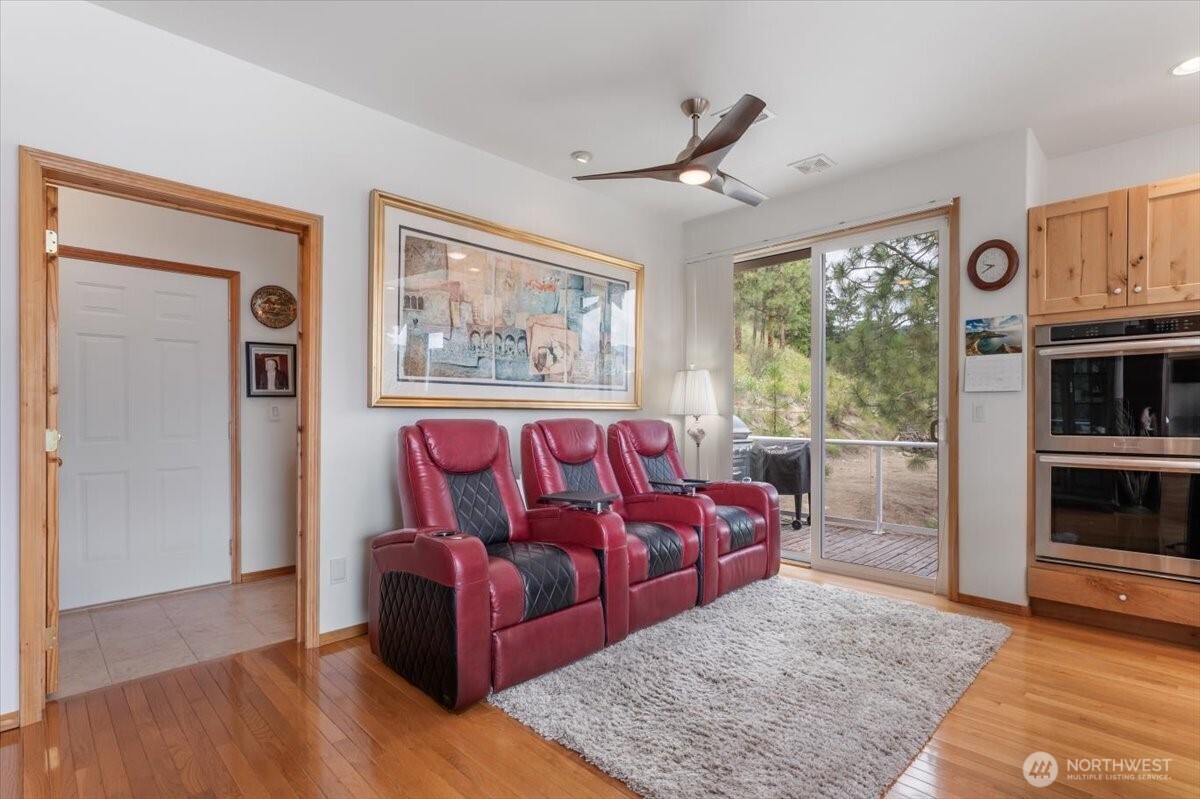 7371 Ridgeview Drive Property Photo 16