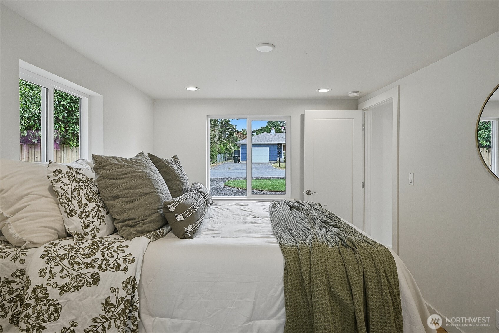 3122 Oas Drive Property Photo 14