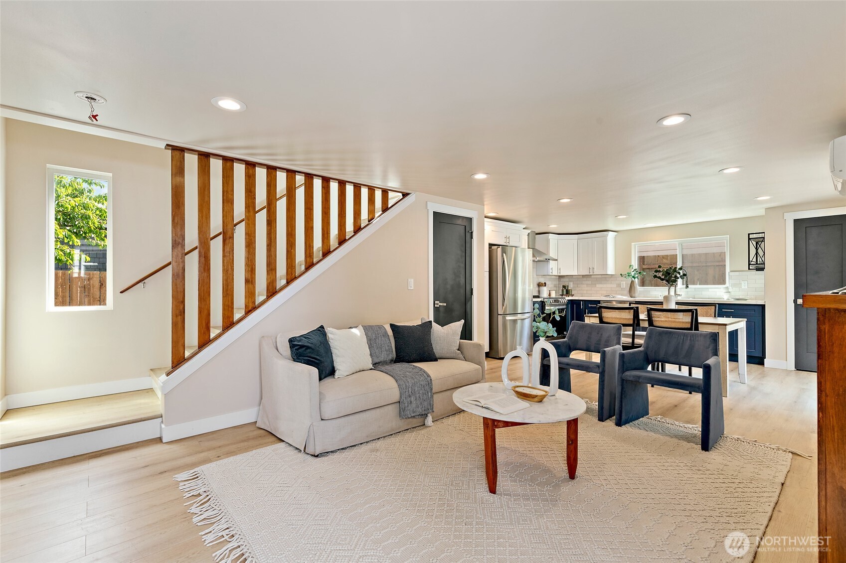 14338 Ashworth Avenue B Property Photo 4