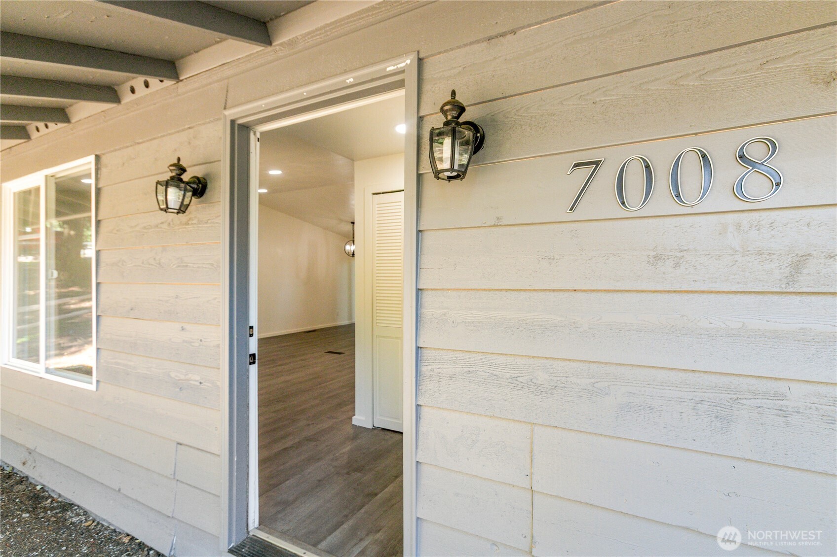 7008 Parkdale Drive Property Photo 3