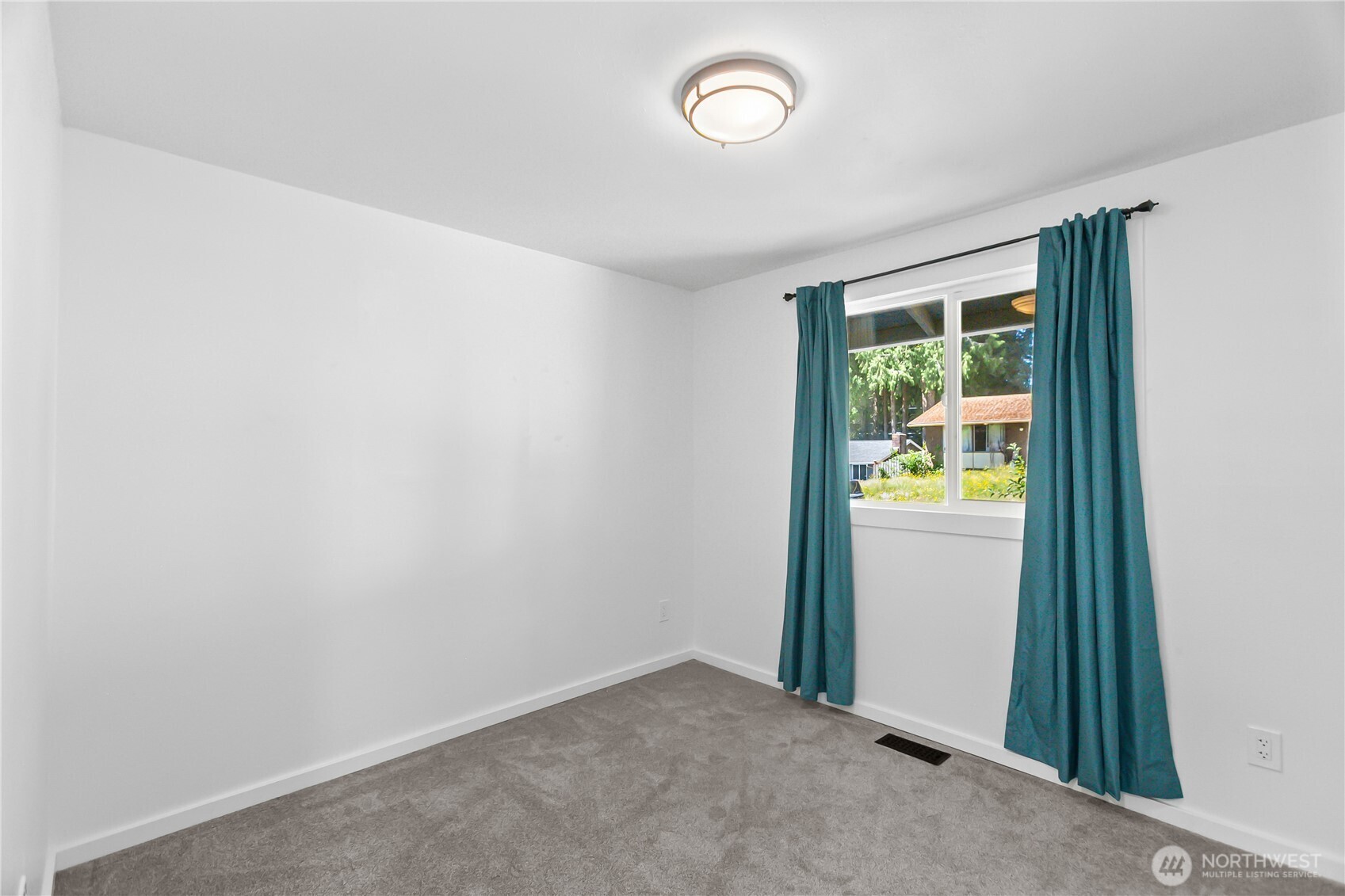 7008 Parkdale Drive Property Photo 18