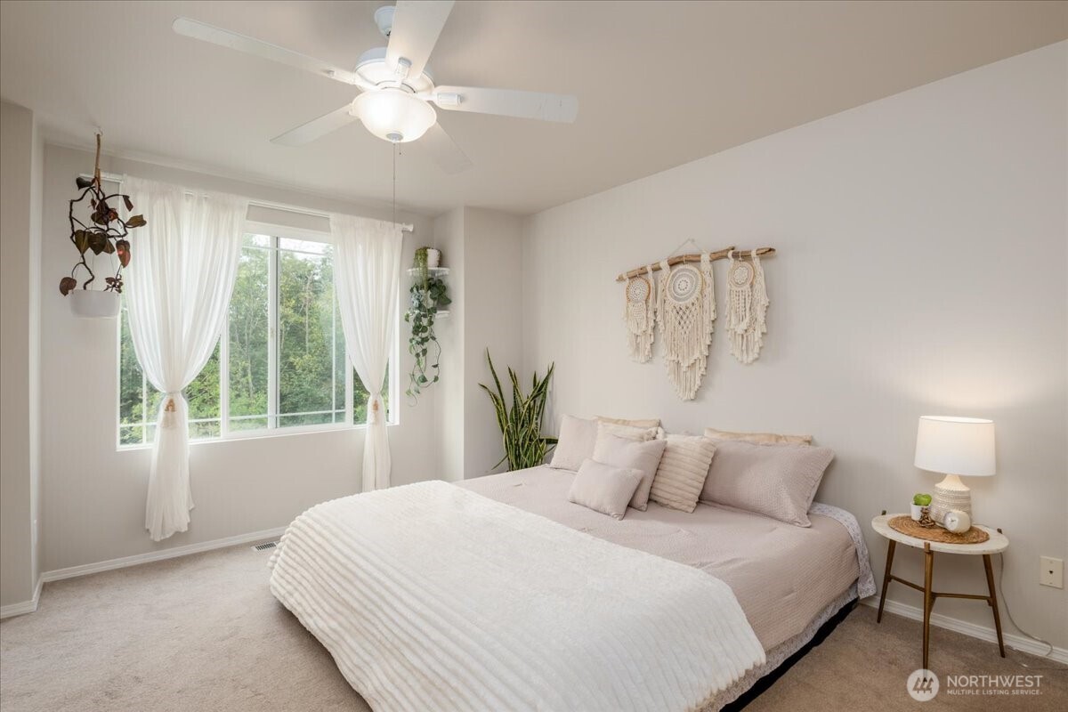 10410 Holly Drive E Property Photo 2