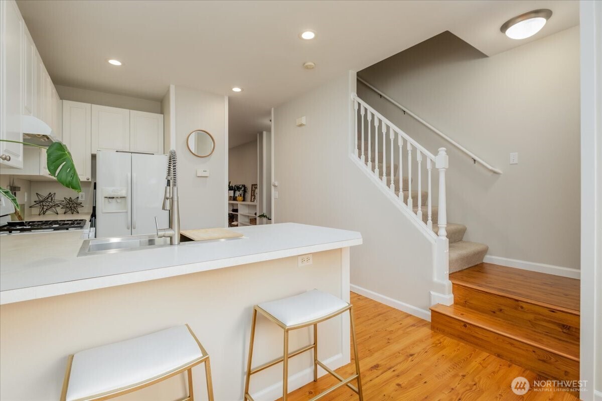 10410 Holly Drive E Property Photo 11