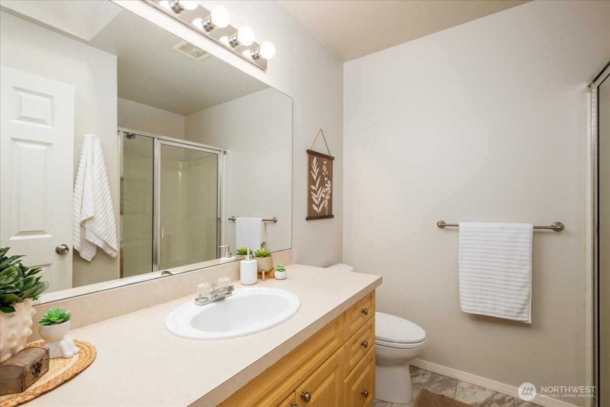 10410 Holly Drive E Property Photo 17