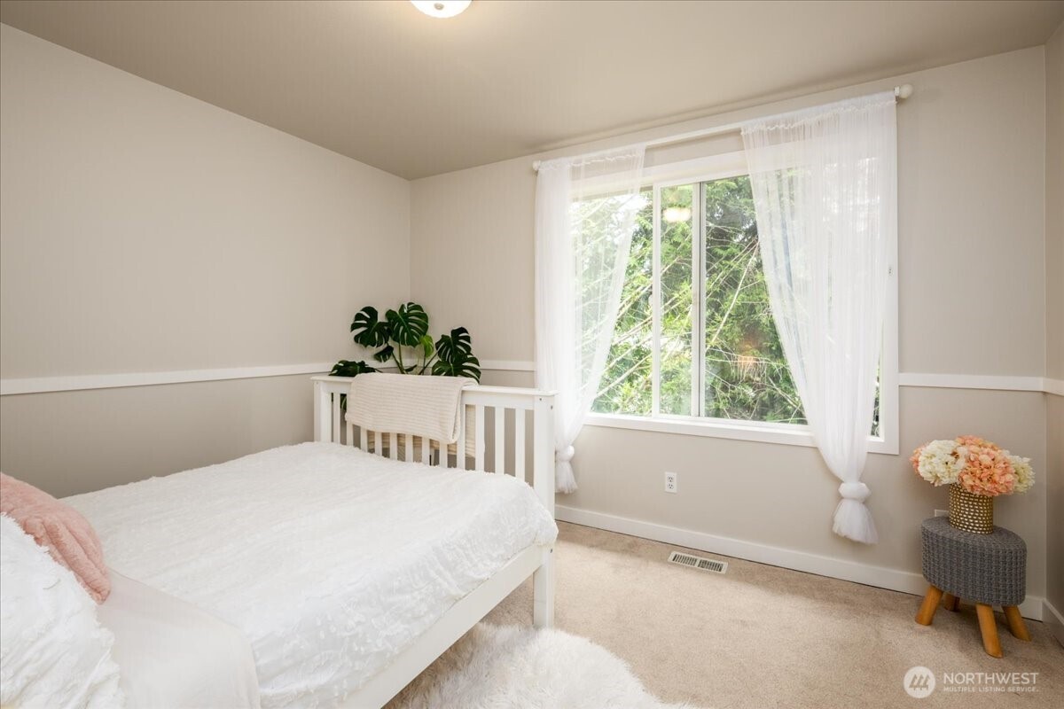 10410 Holly Drive E Property Photo 18