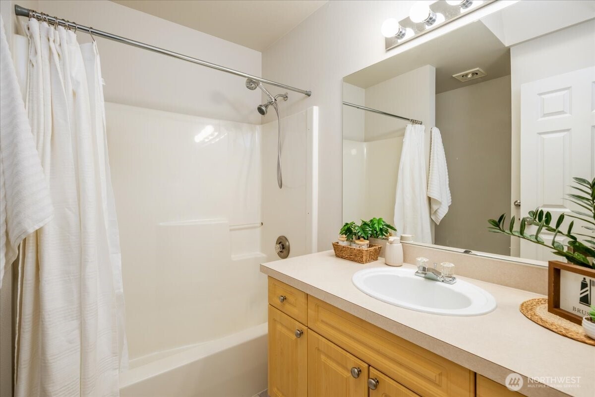 10410 Holly Drive E Property Photo 21