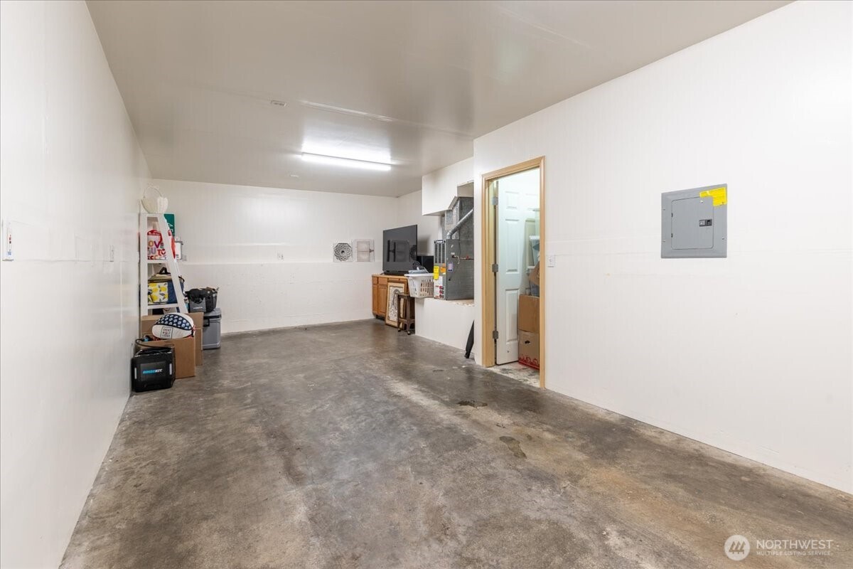 10410 Holly Drive E Property Photo 23