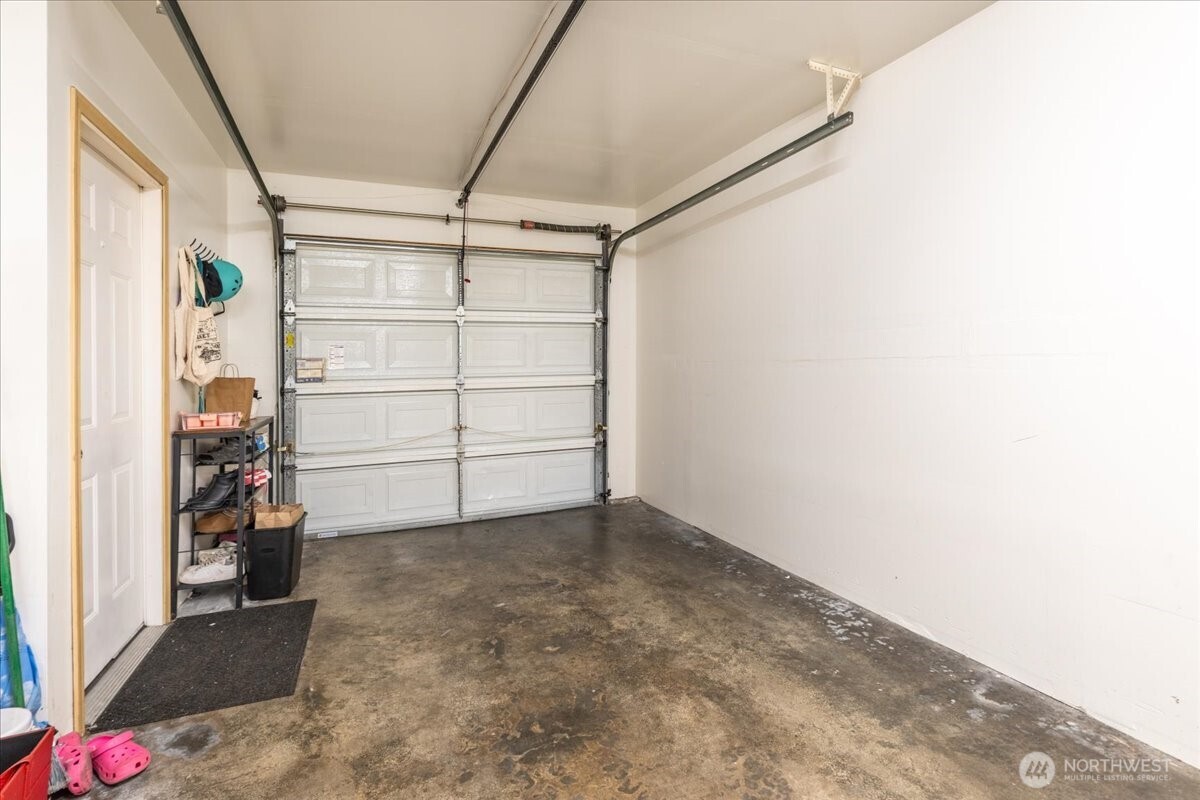10410 Holly Drive E Property Photo 24