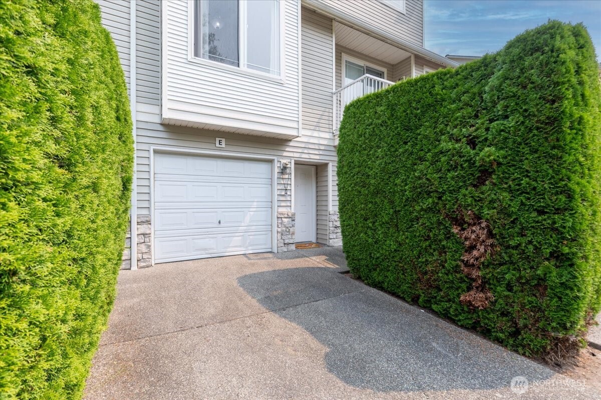 10410 Holly Drive E Property Photo 25