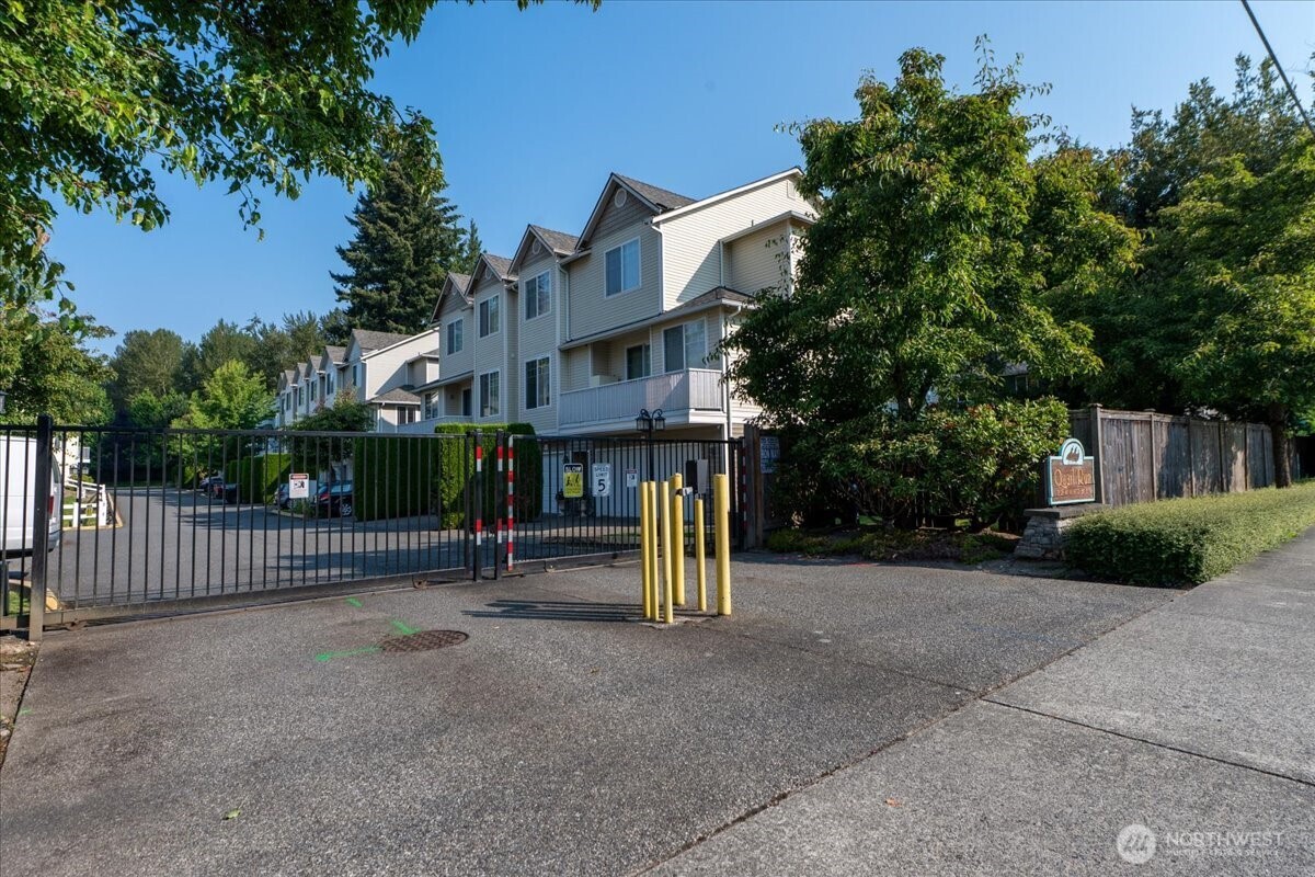 10410 Holly Drive E Property Photo 29