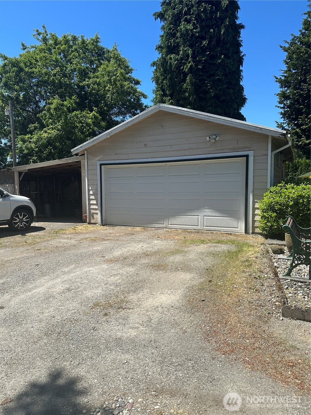 2626 100th Street Property Photo 3