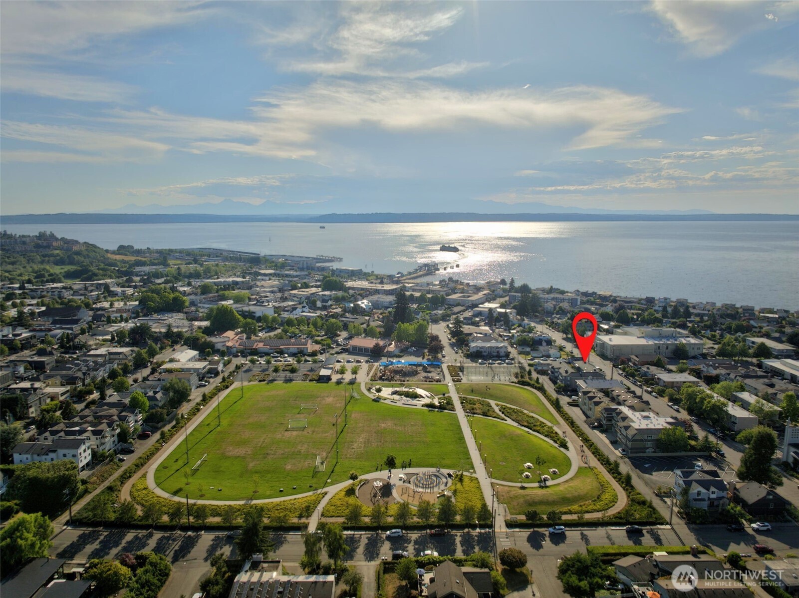 610 Daley Street E Property Photo 4