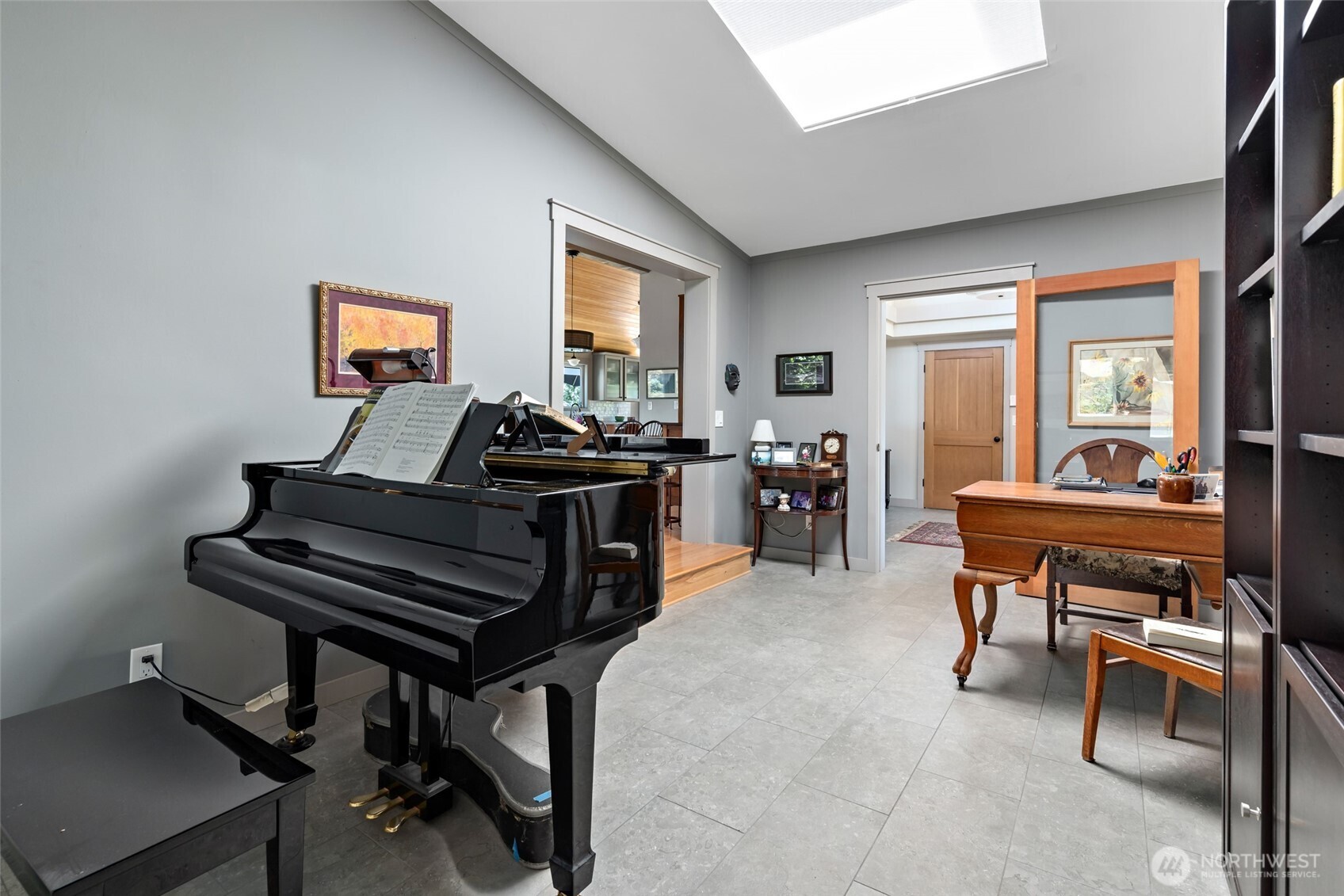 1045 Ne Summit Loop Property Photo 20