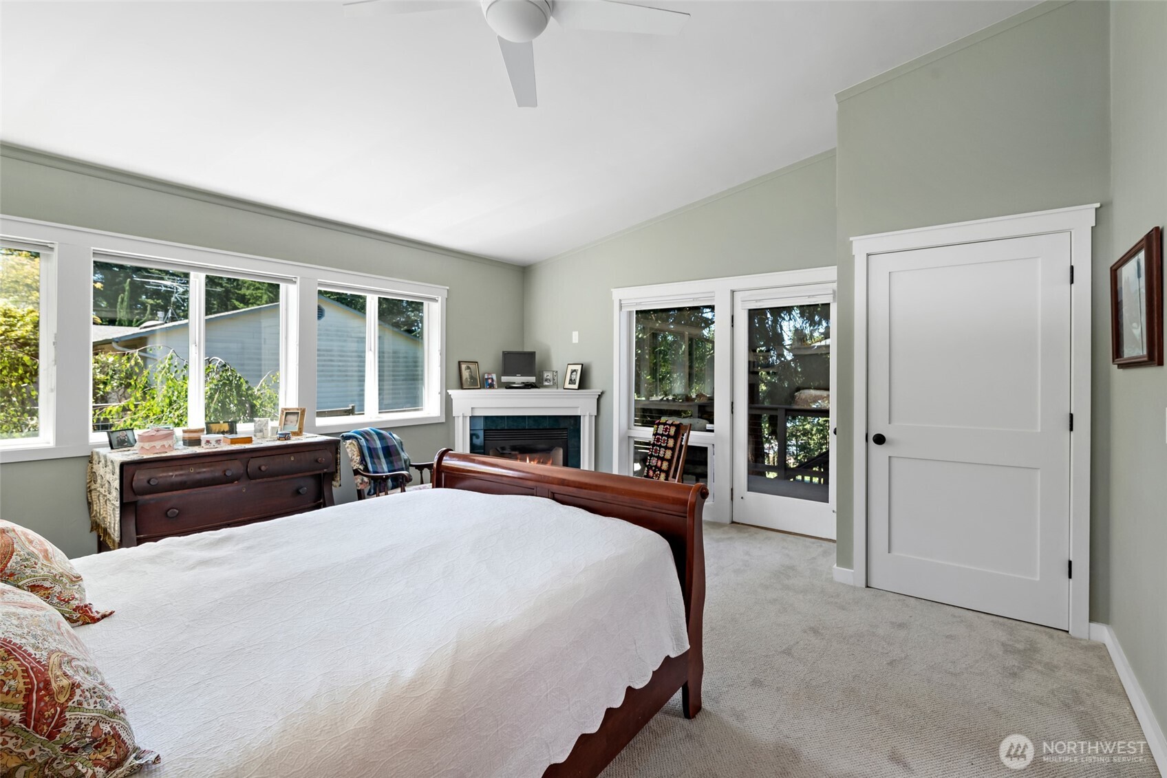 1045 Ne Summit Loop Property Photo 22