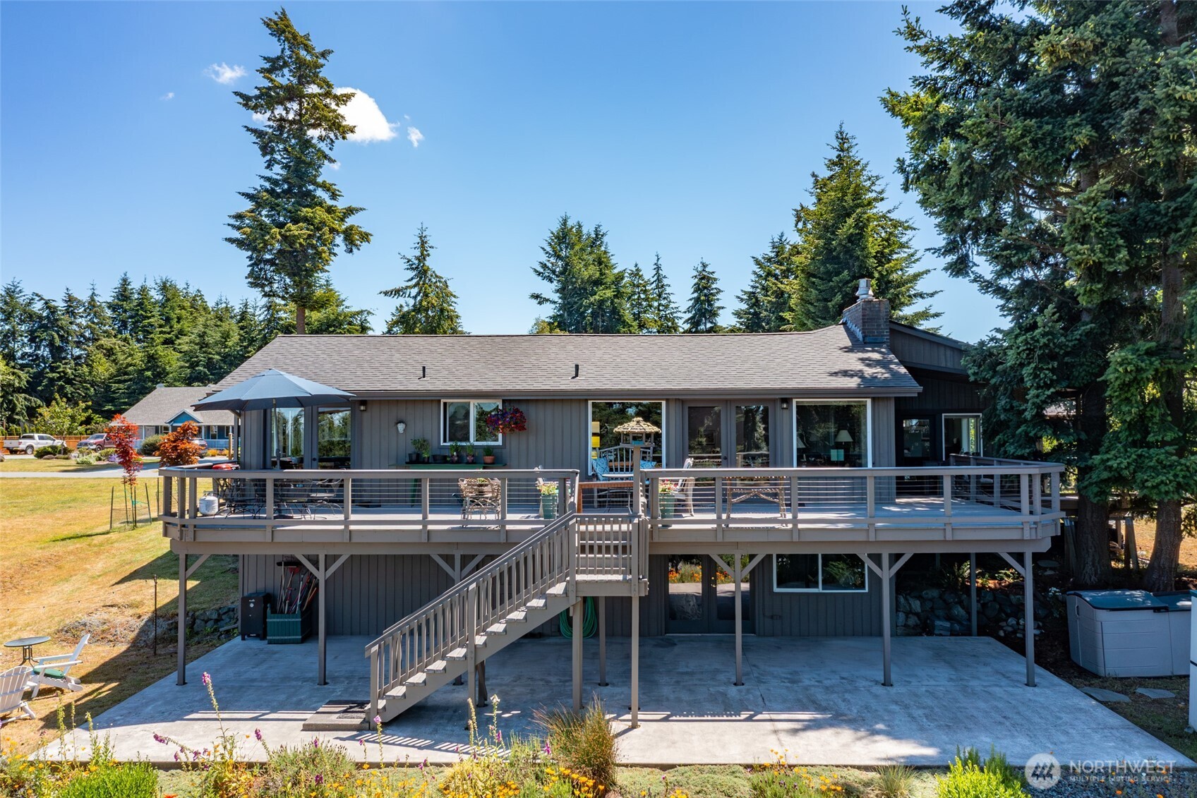 1045 Ne Summit Loop Property Photo 37
