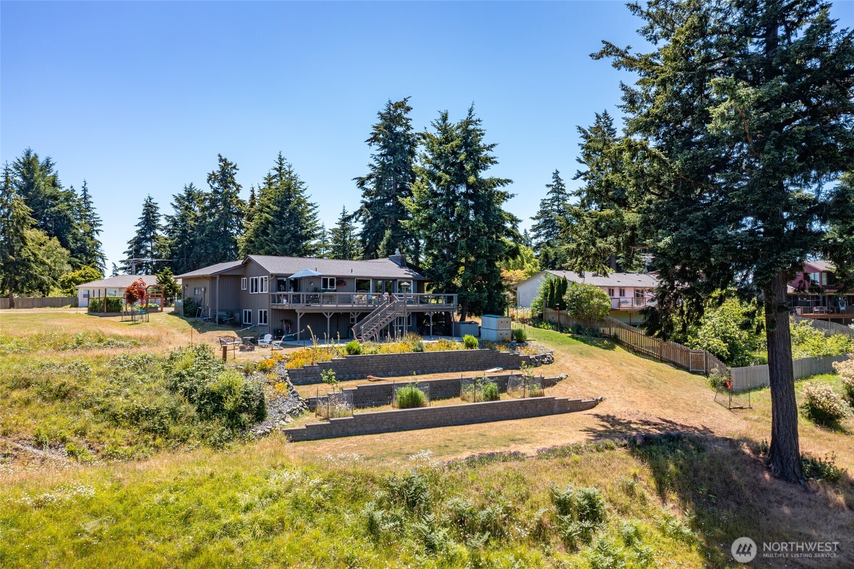 1045 Ne Summit Loop Property Photo 38