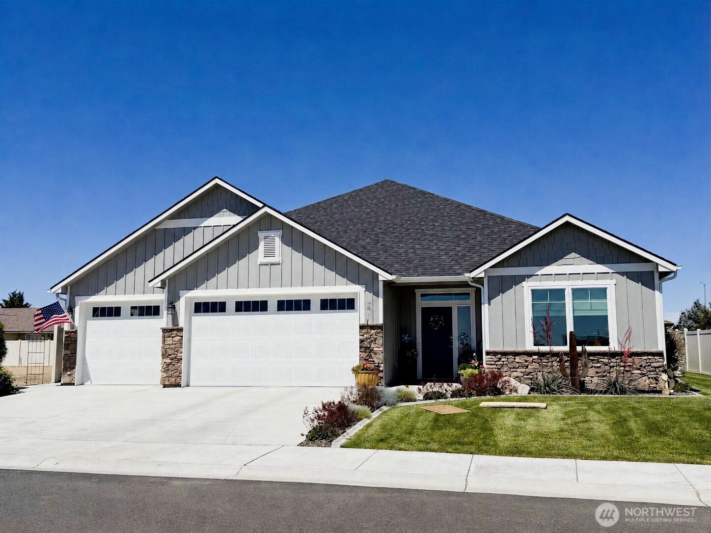 912 S M Loop Drive Property Photo 1