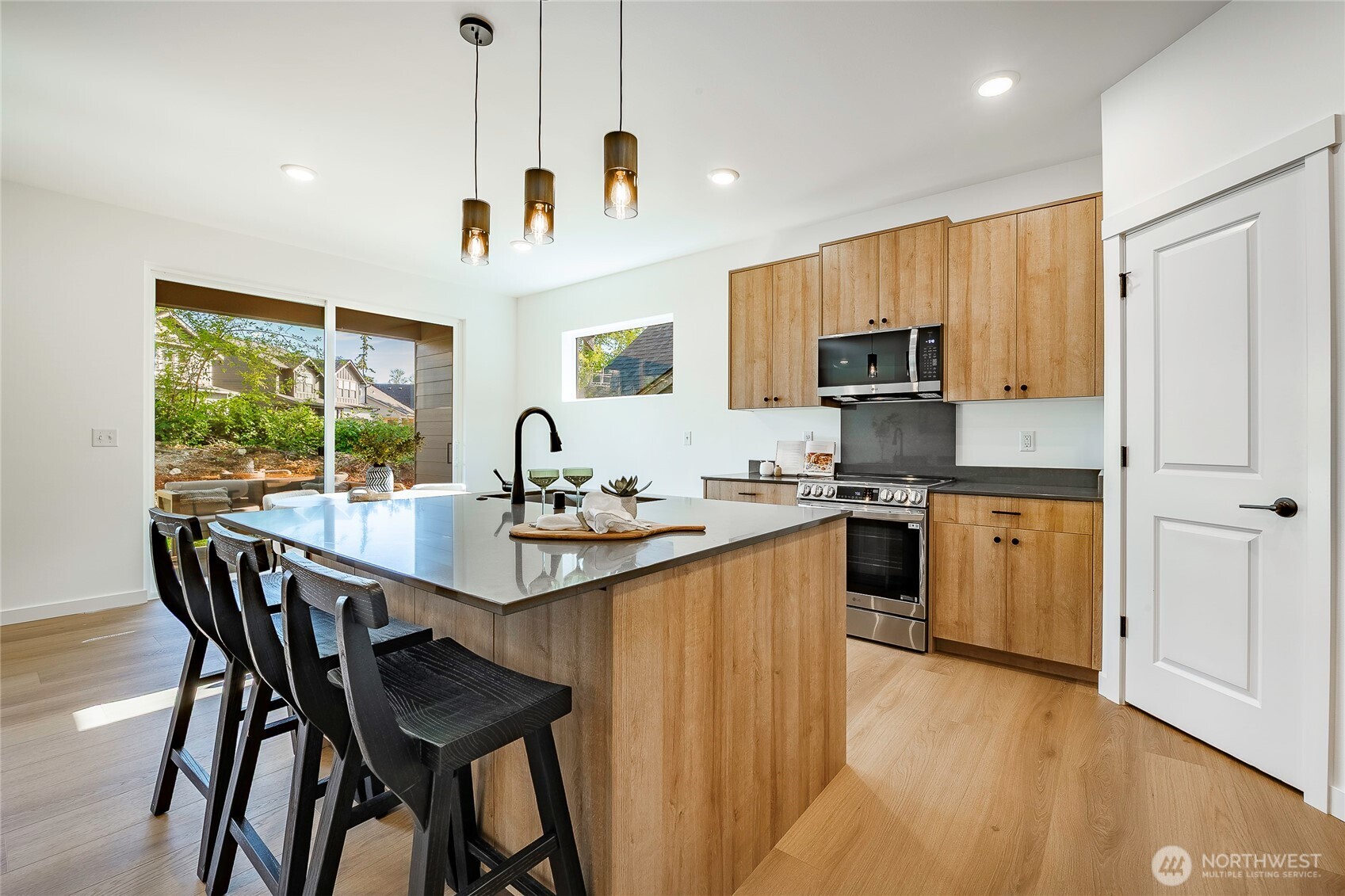 3005 Cedar View Way Property Photo 8
