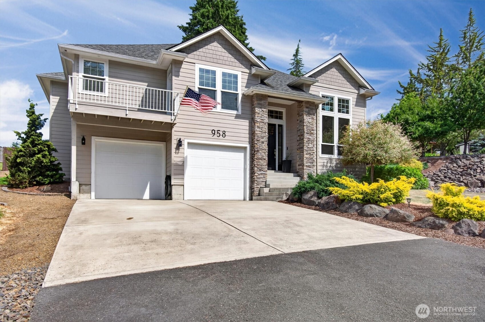 958 Cascade Drive Property Photo 1