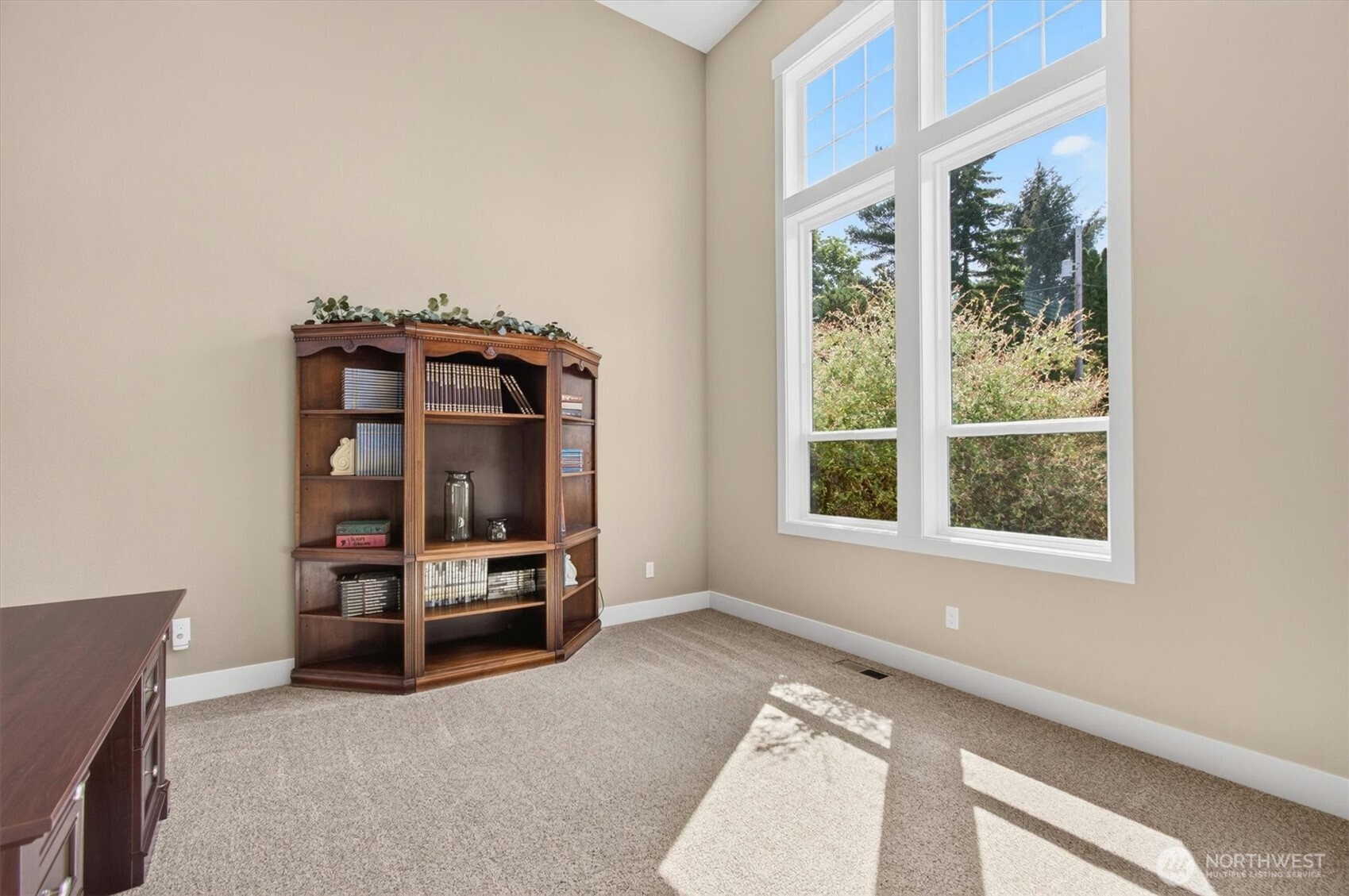 958 Cascade Drive Property Photo 8