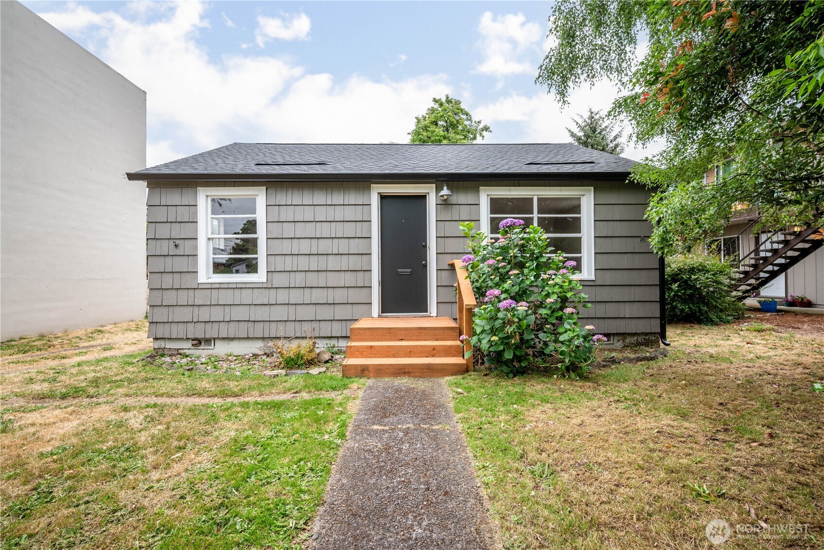 1158 10th Avenue Property Photo 2
