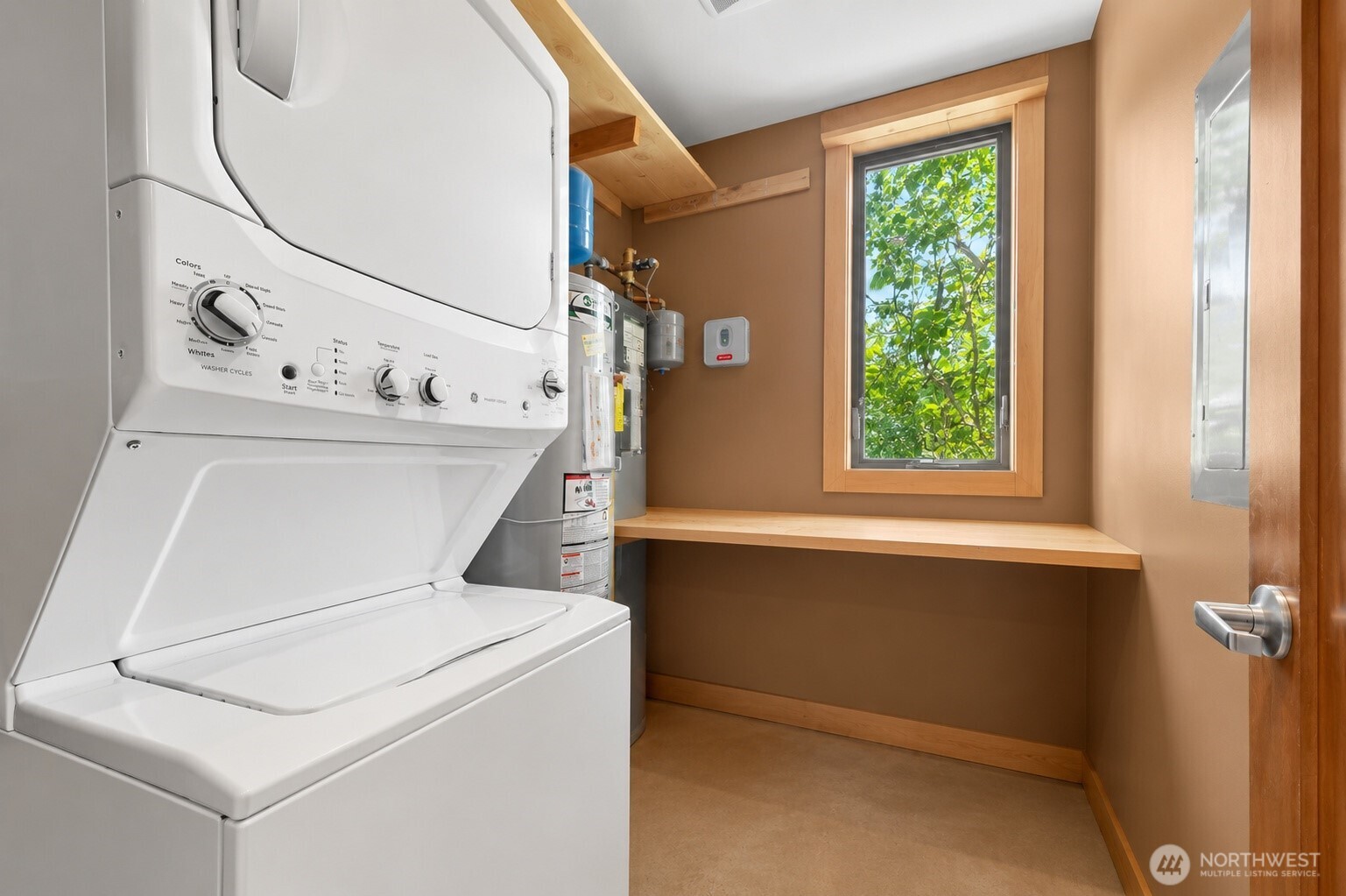 516 1st Street Property Photo 14