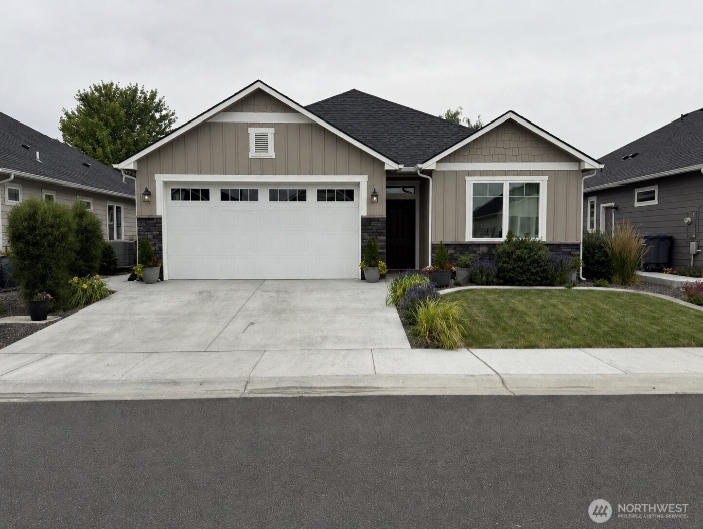 911 S M Loop Drive Property Photo 1