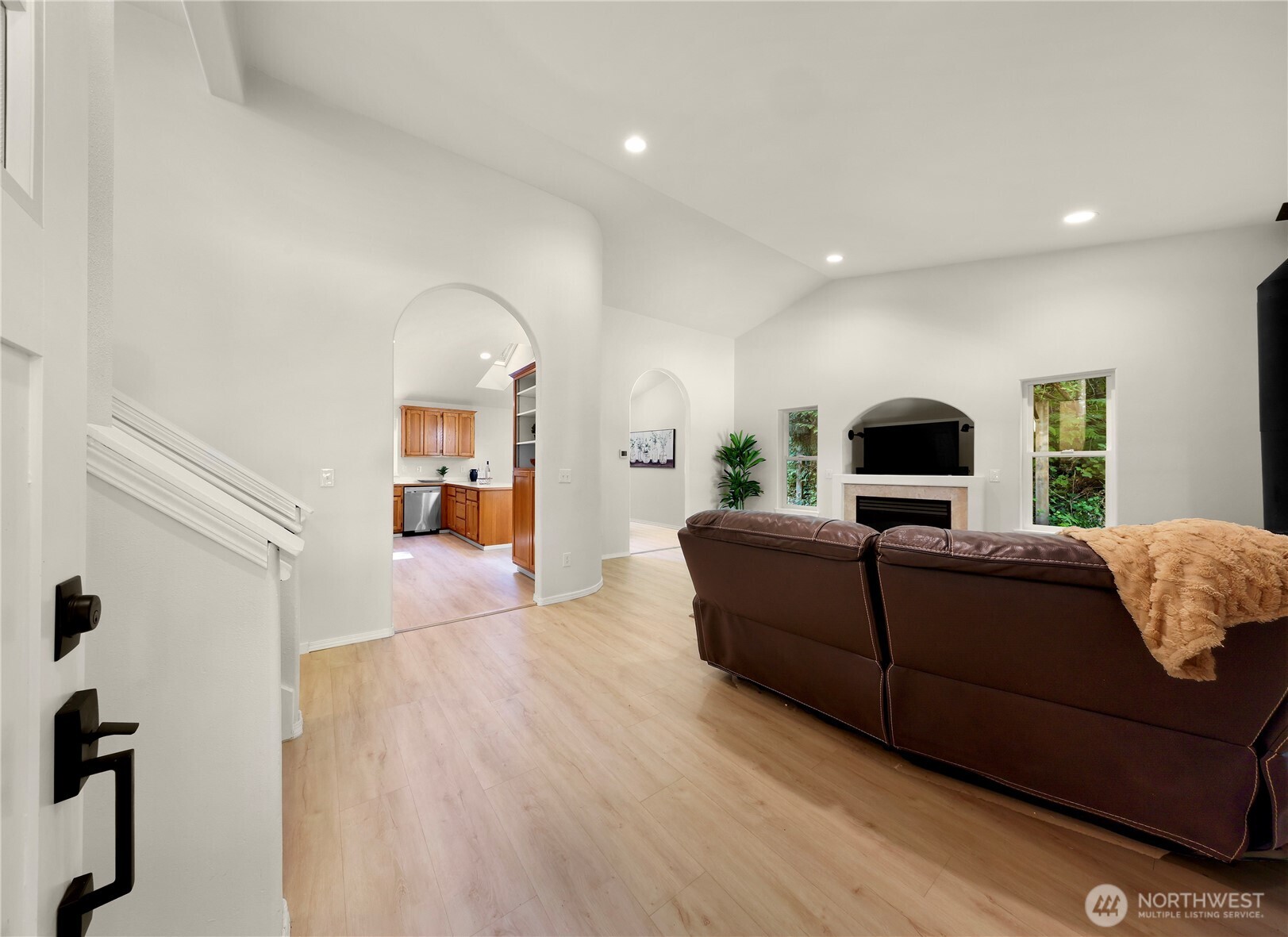 31528 W Lake Ketchum Road Property Photo 4