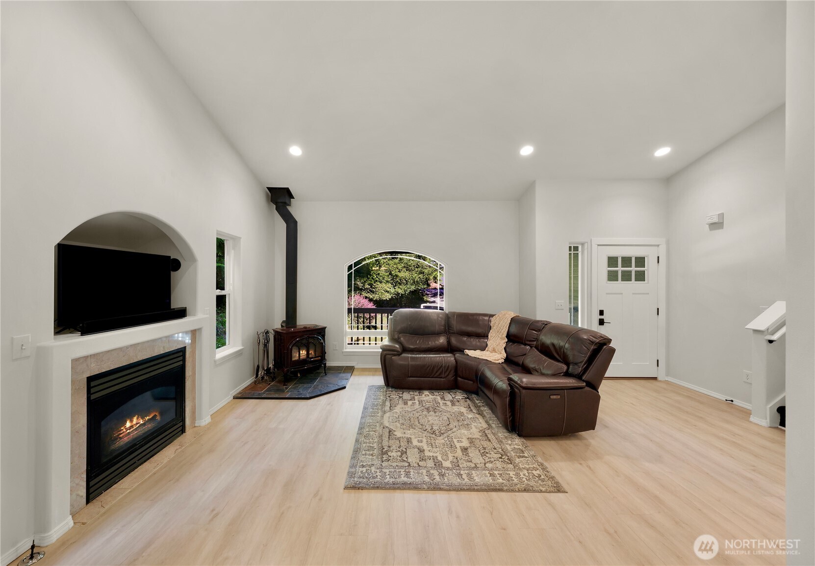 31528 W Lake Ketchum Road Property Photo 5
