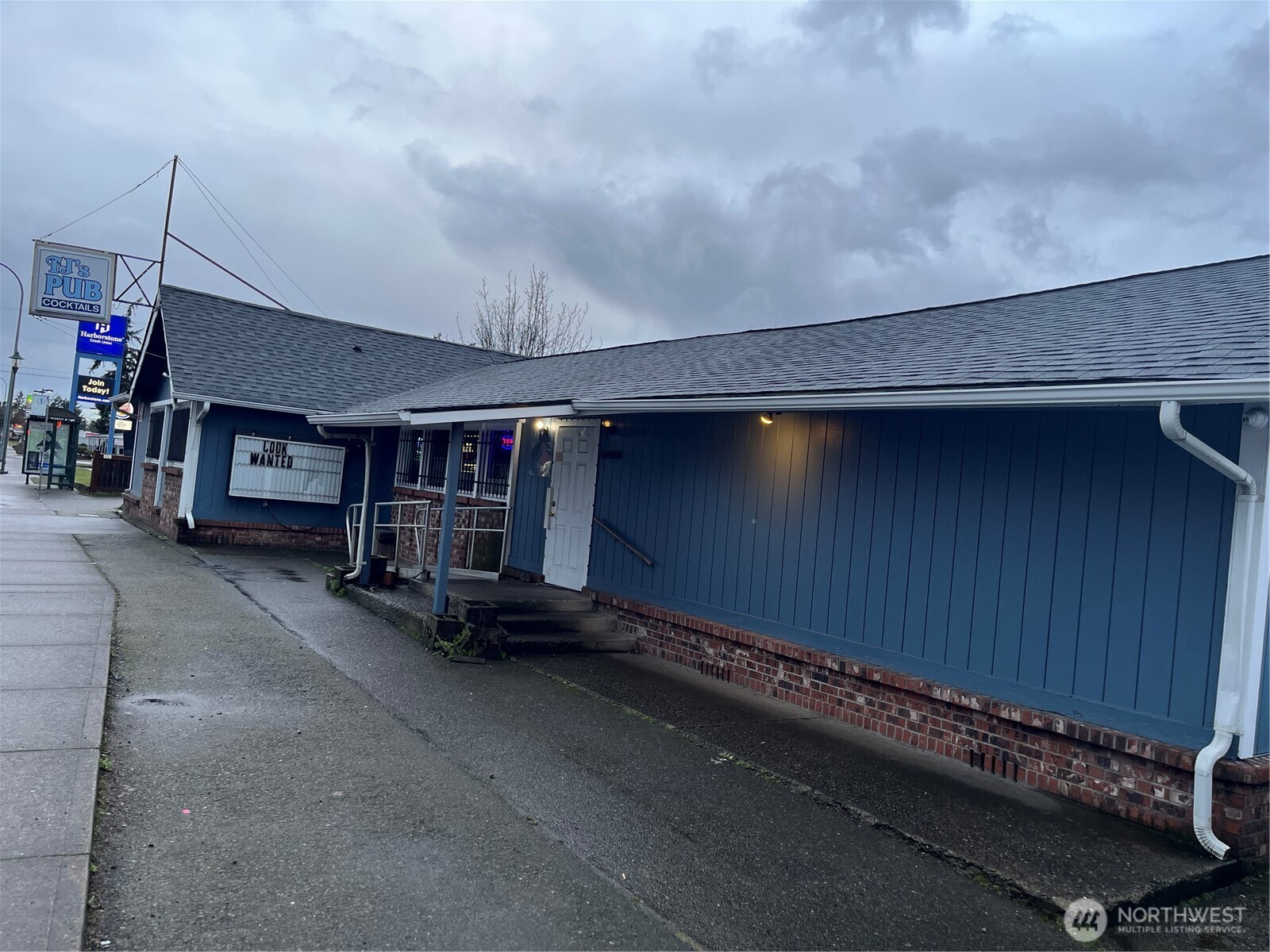 16701 Pacific Avenue Property Photo 2
