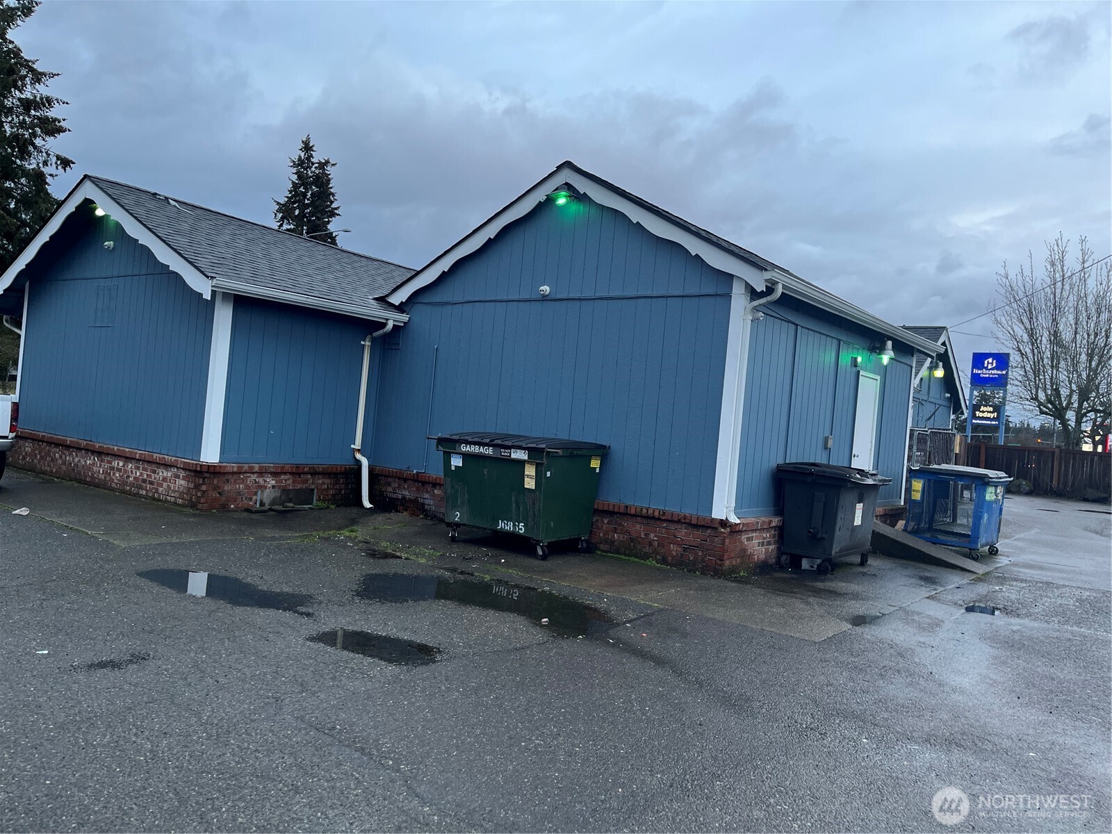 16701 Pacific Avenue Property Photo 4