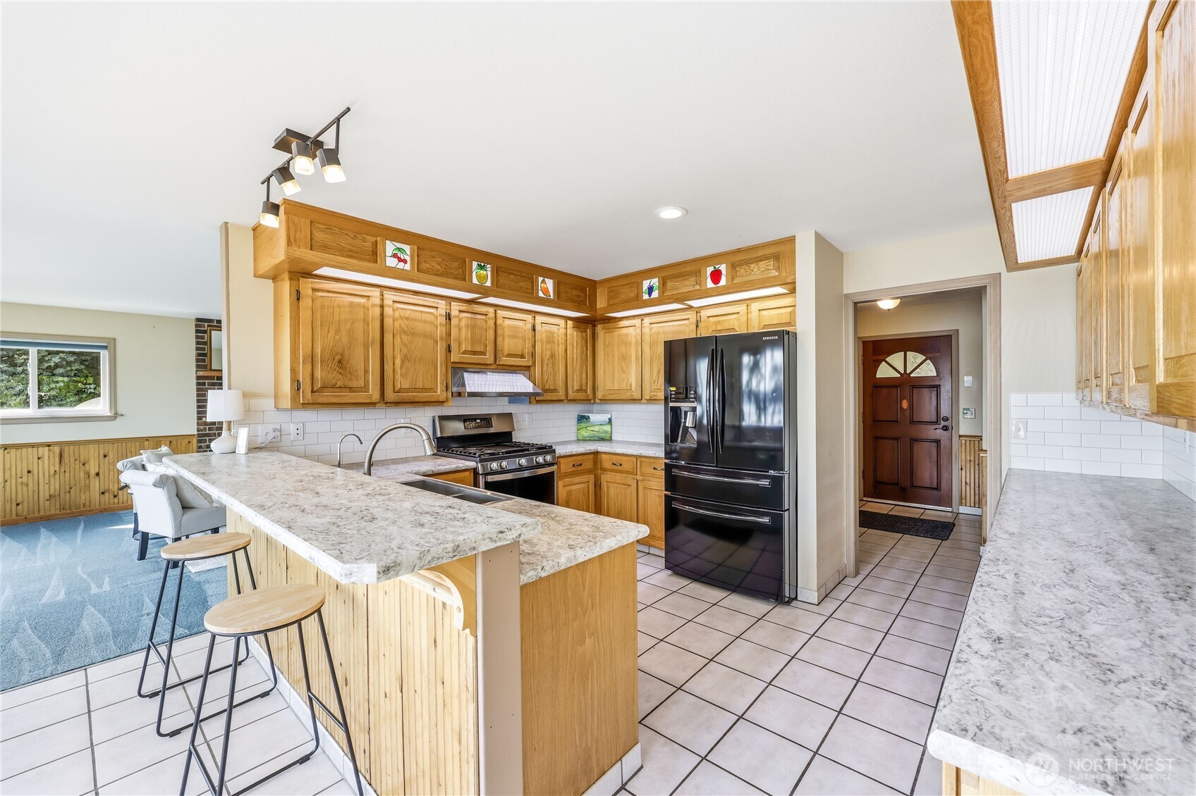 209 Old Oak Bay Road Property Photo 13