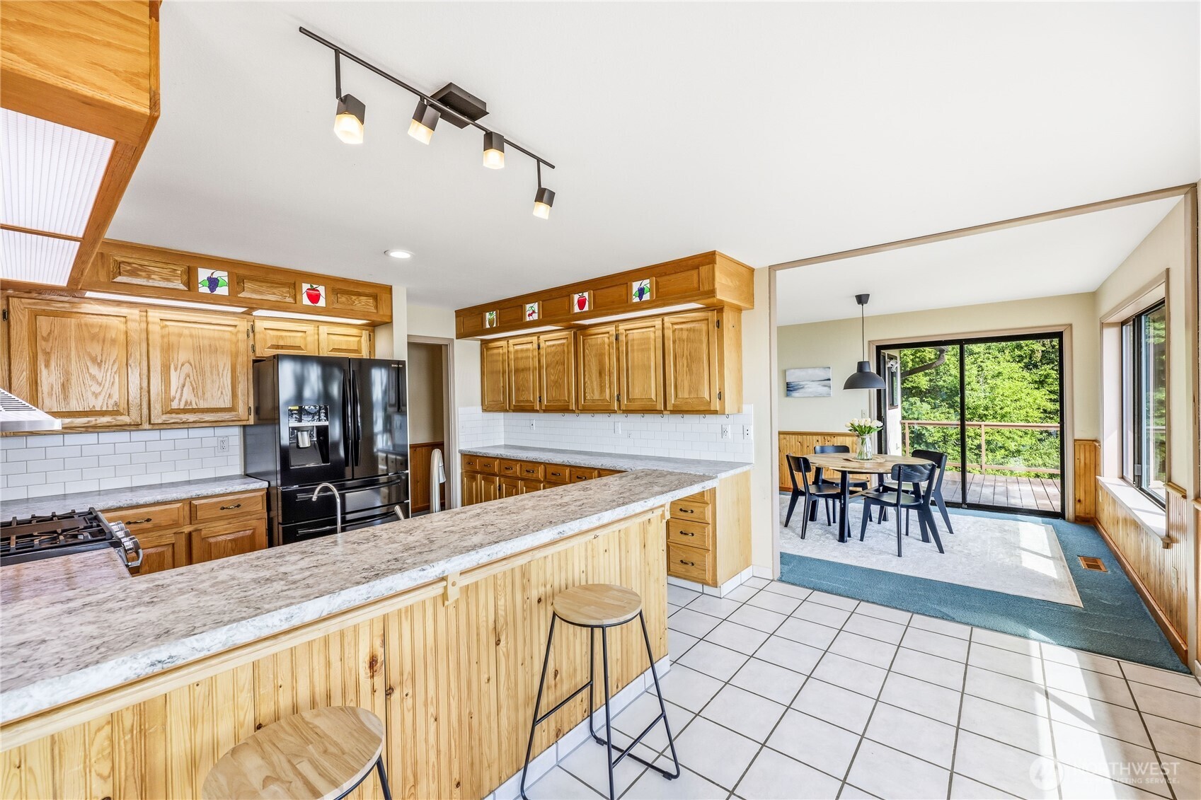 209 Old Oak Bay Road Property Photo 15