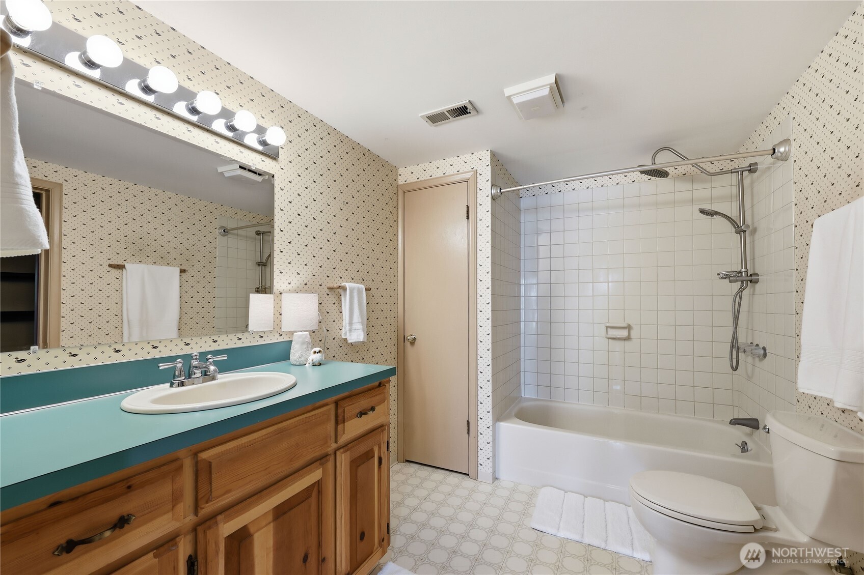 209 Old Oak Bay Road Property Photo 25
