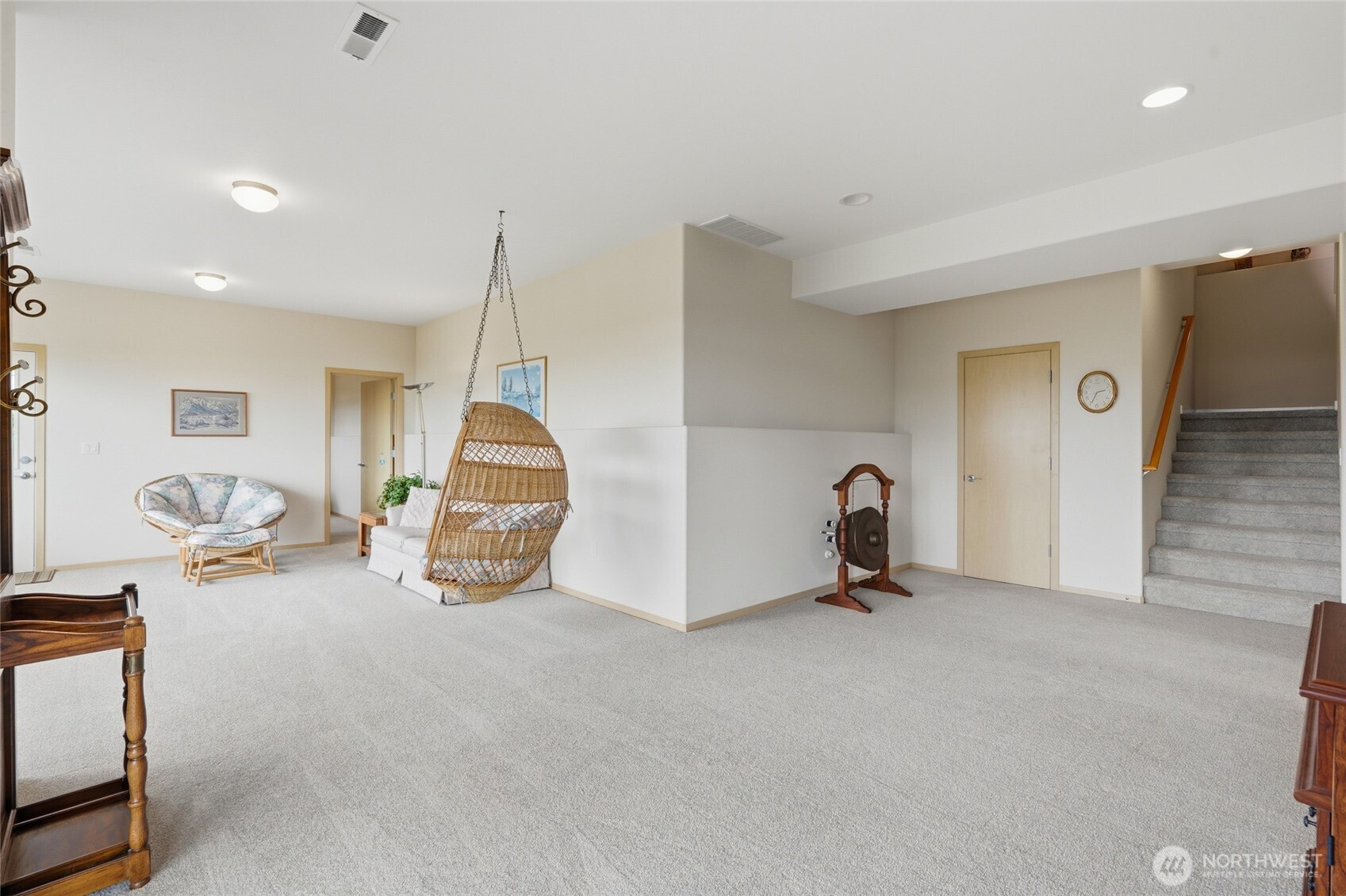 784 Gladstone Drive Property Photo 30