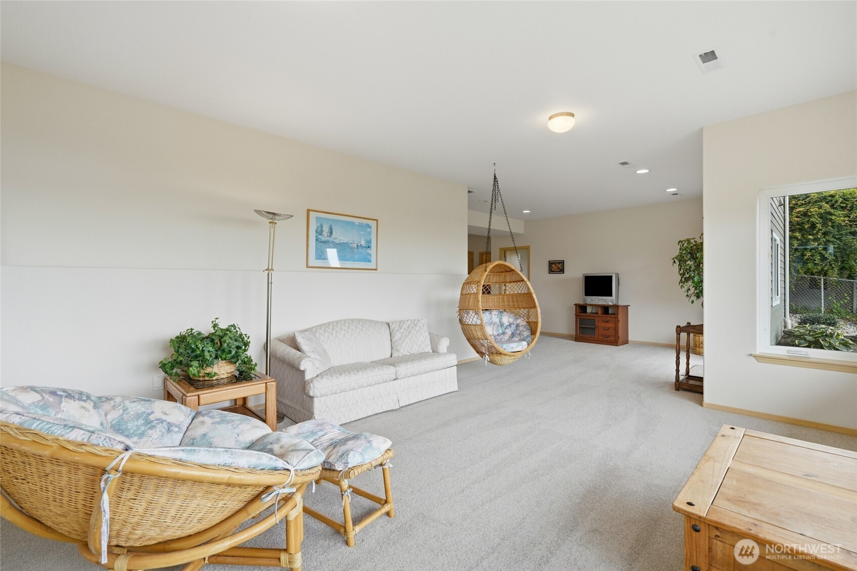 784 Gladstone Drive Property Photo 31