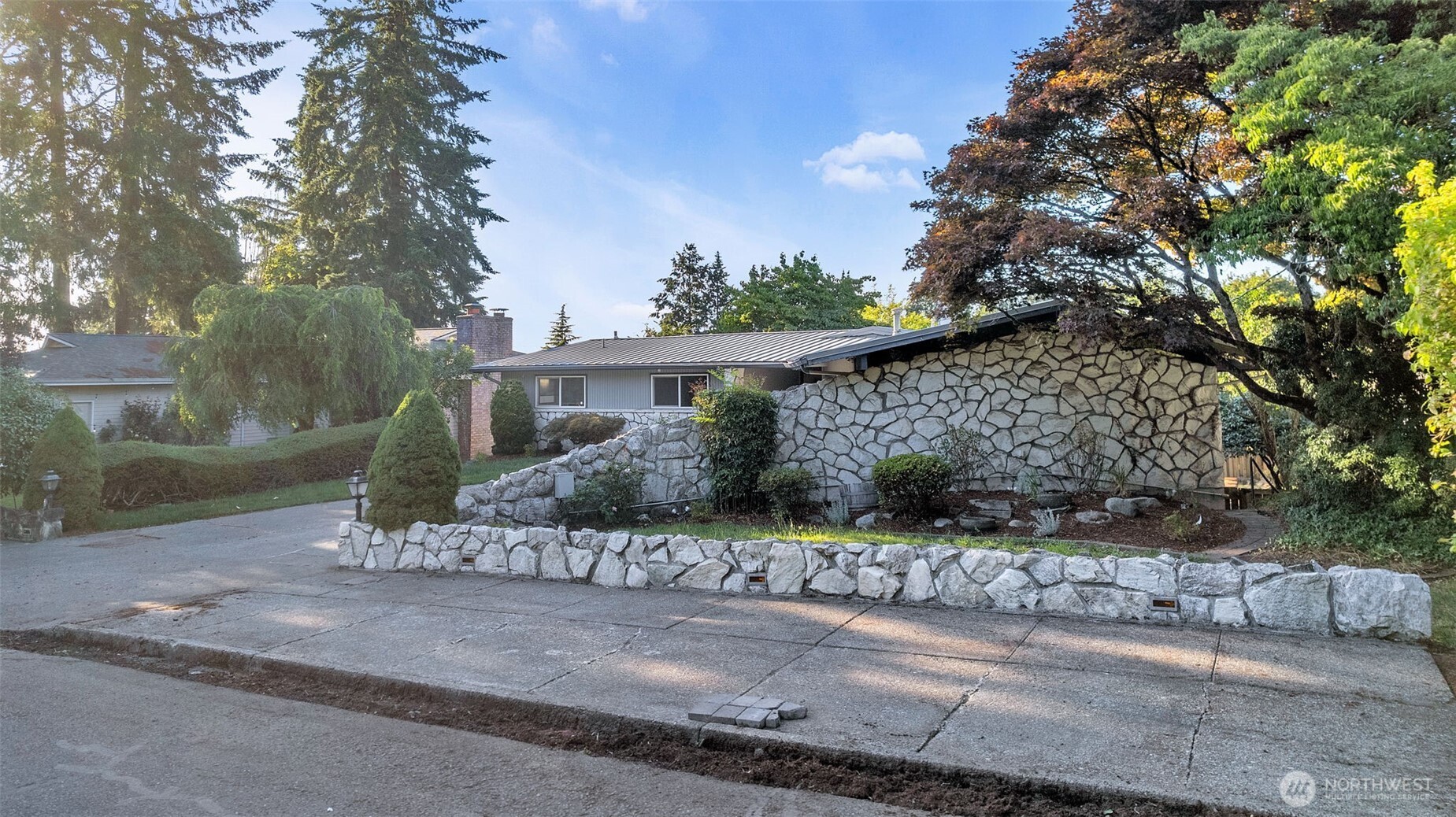 1133 E Hemlock Street Property Photo 1
