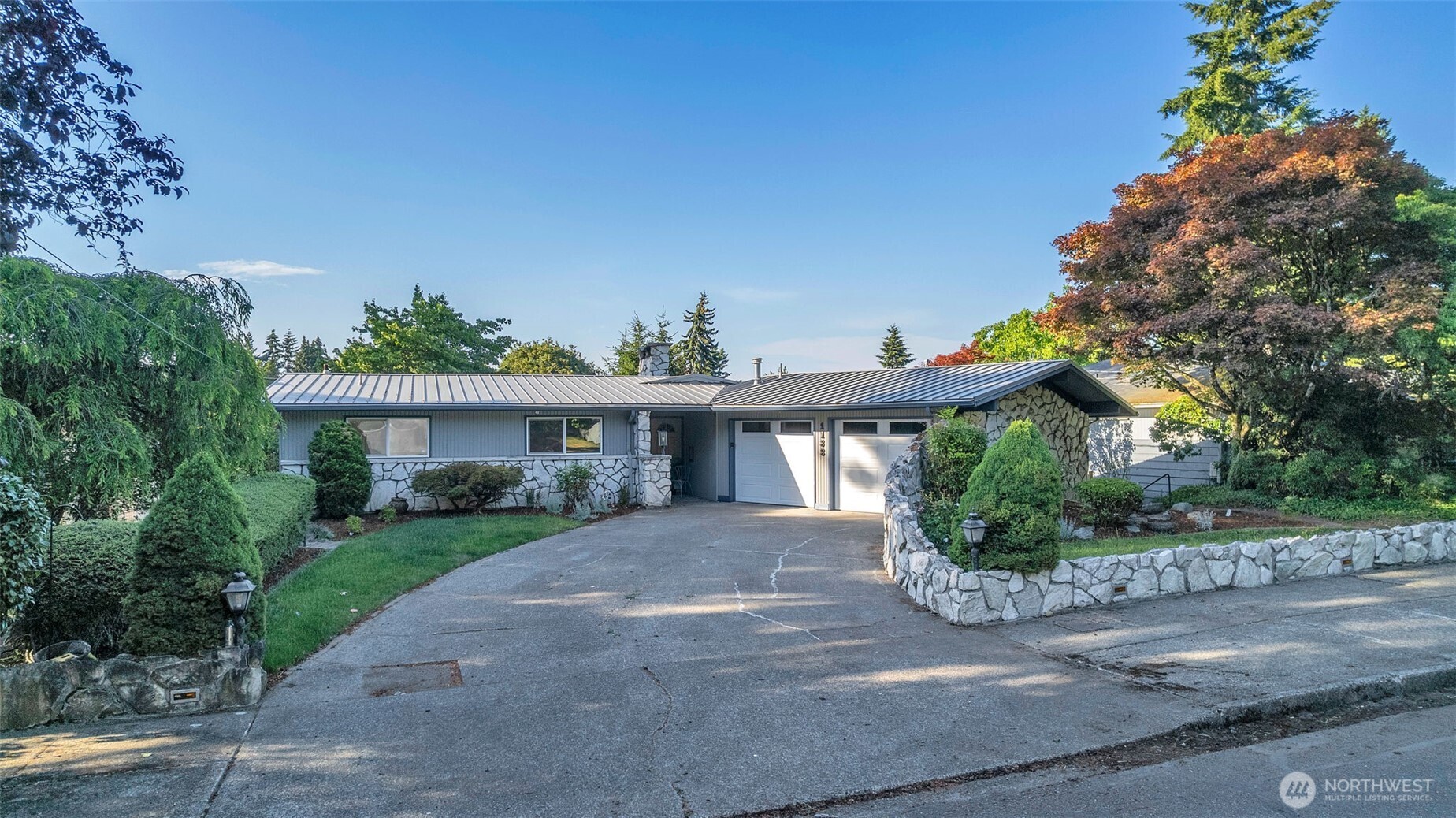 1133 E Hemlock Street Property Photo 1