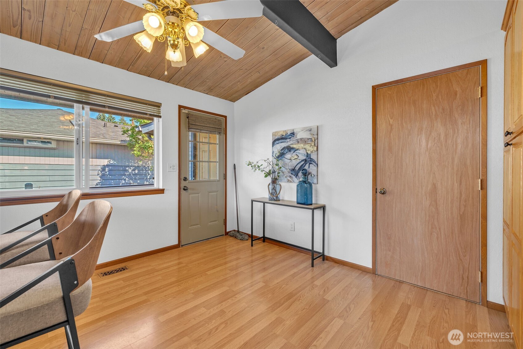 1133 E Hemlock Street Property Photo 3