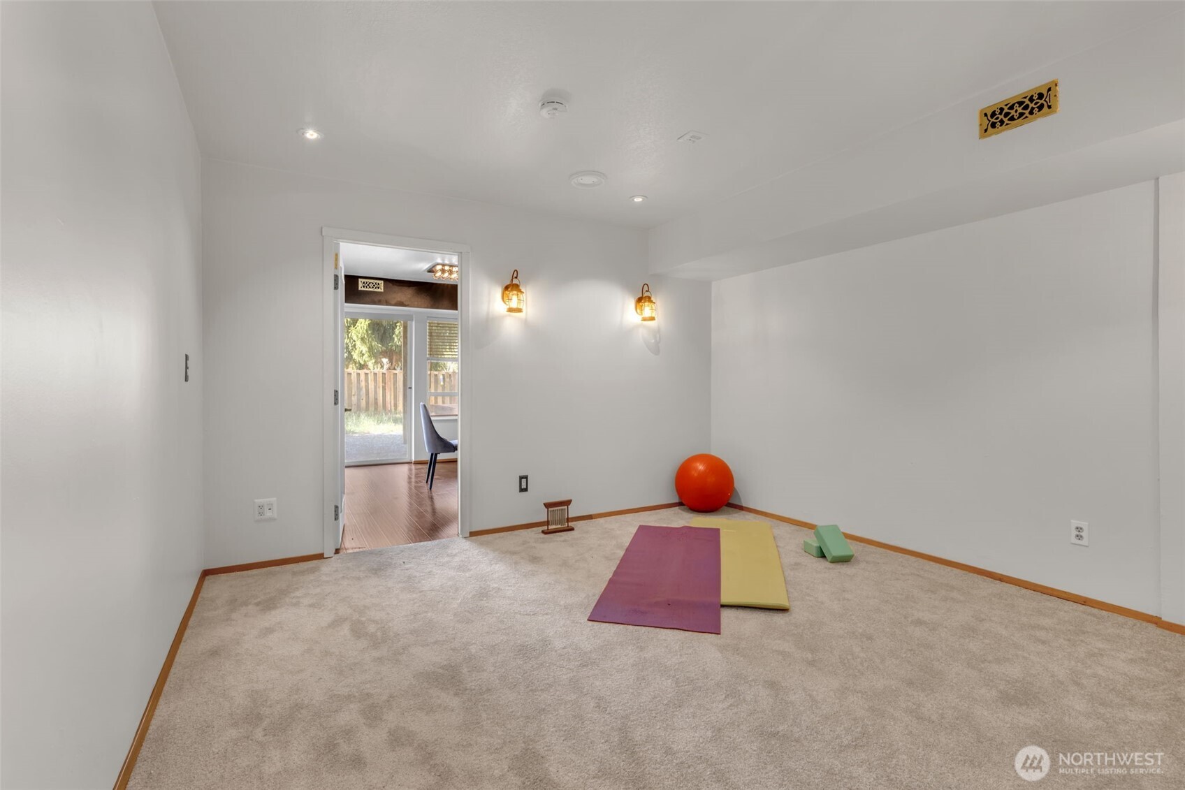 1133 E Hemlock Street Property Photo 25