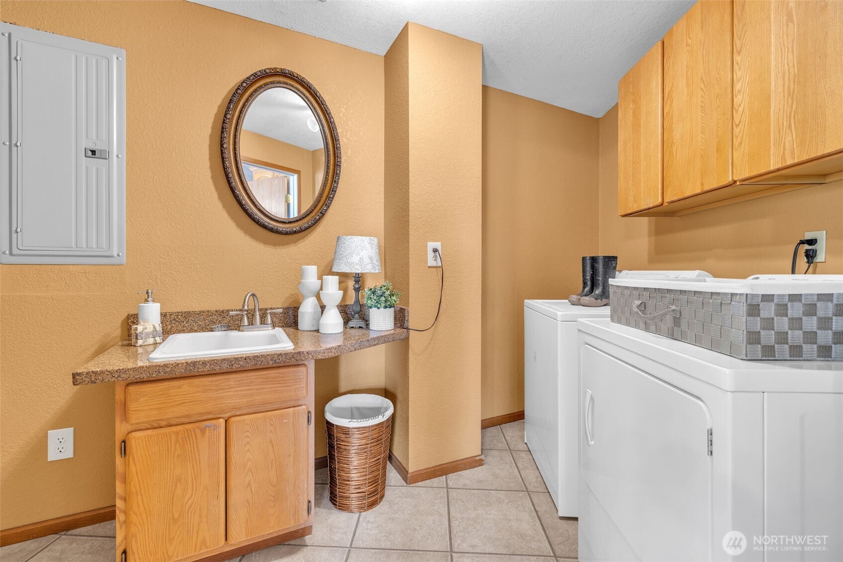 1133 E Hemlock Street Property Photo 34