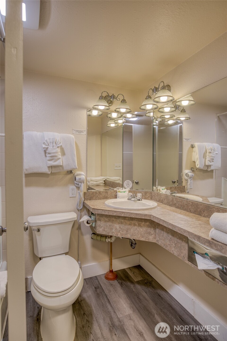 710 S Hancock 105-07 Property Photo 18