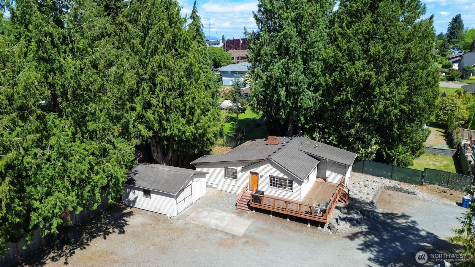 416 Riverview Lane Property Photo 3