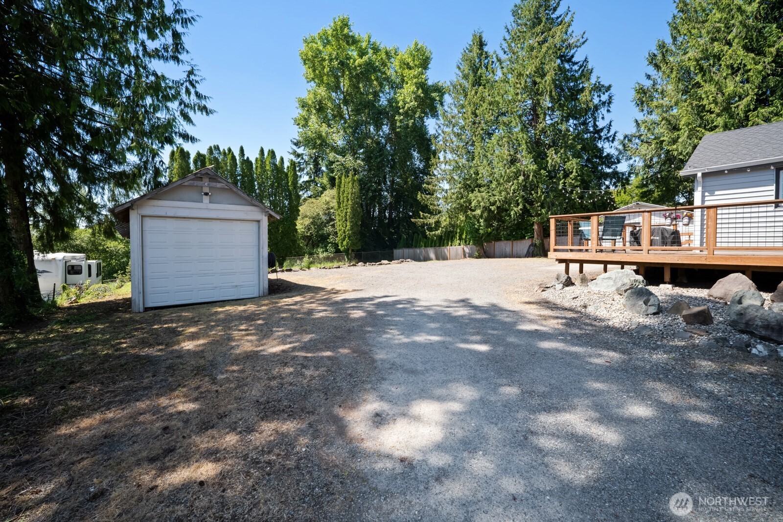 416 Riverview Lane Property Photo 5