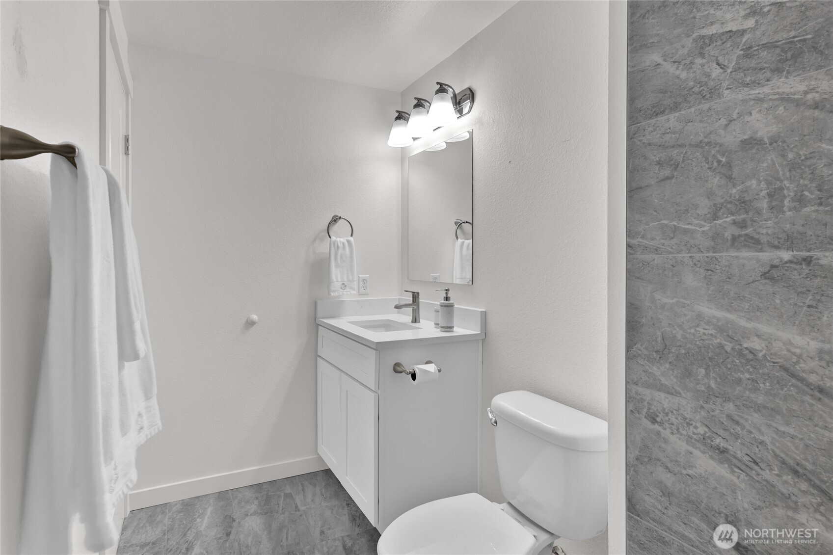 908 Baysinger Place Property Photo 16