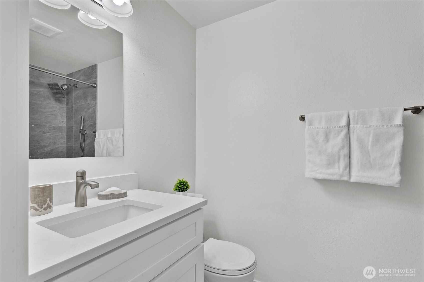908 Baysinger Place Property Photo 20