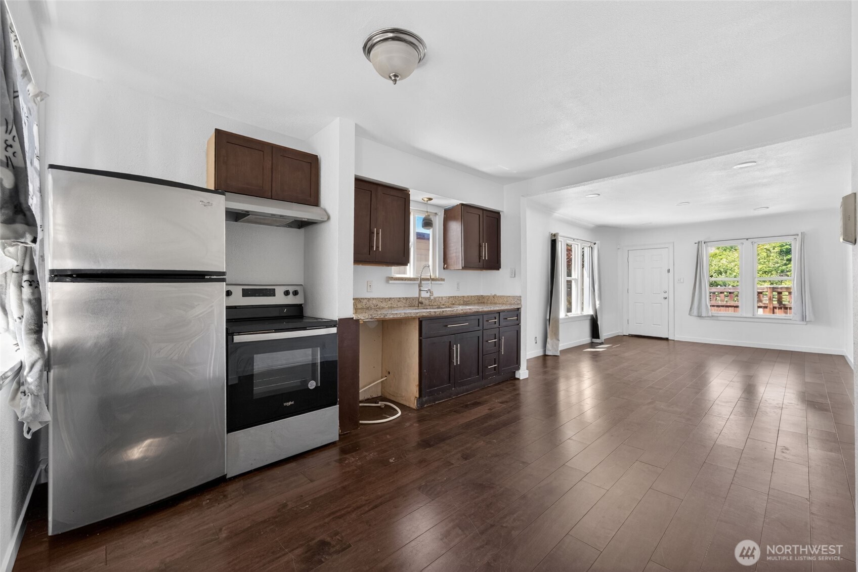110 Lincoln Avenue Property Photo 4