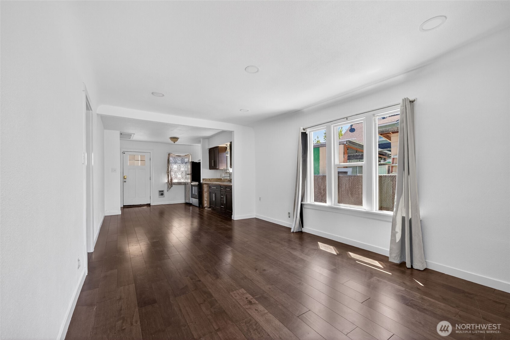 110 Lincoln Avenue Property Photo 7