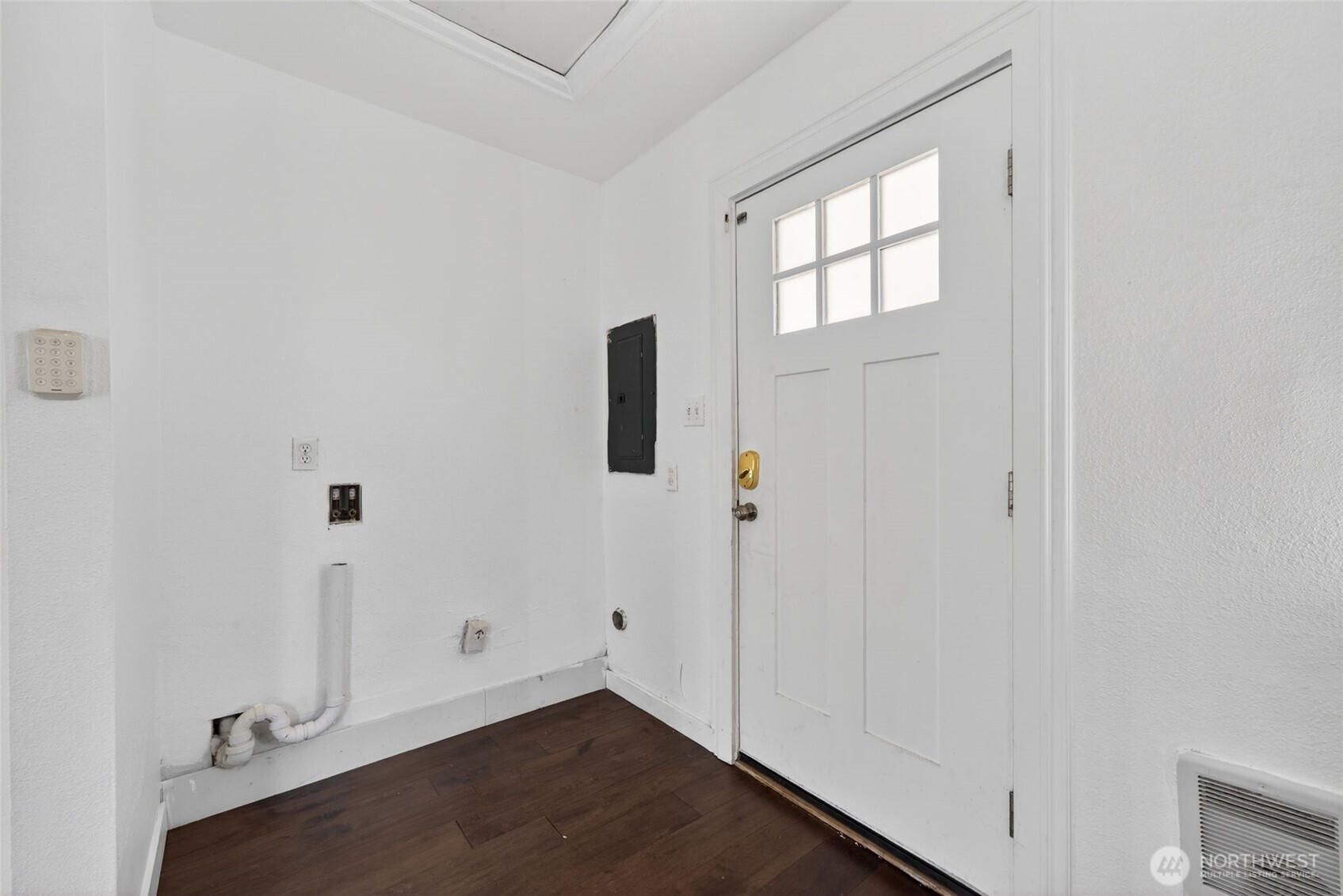 110 Lincoln Avenue Property Photo 8