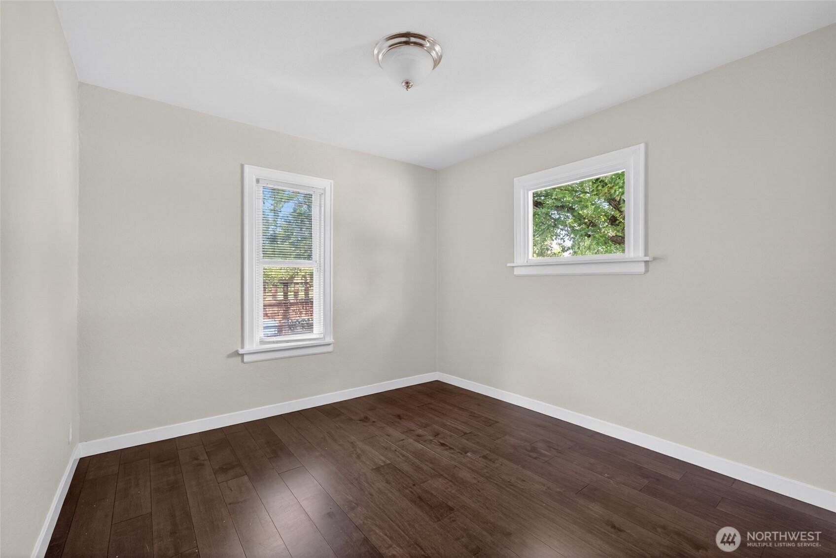 110 Lincoln Avenue Property Photo 12